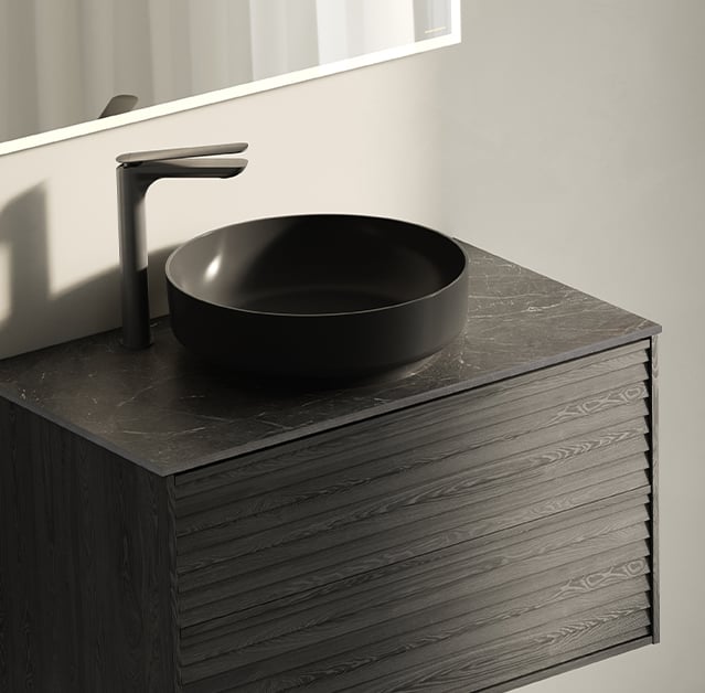 Epos servantskap i svart ask med Jalusi-front og Brecc benkeplate