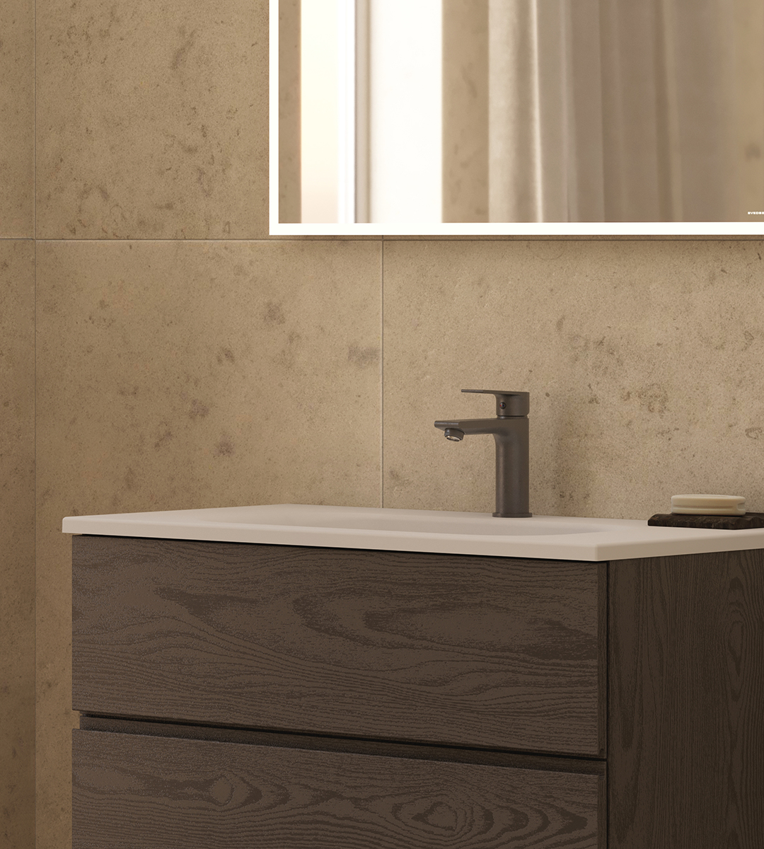 Poem servantskap i brun ask med detaljer i mocca